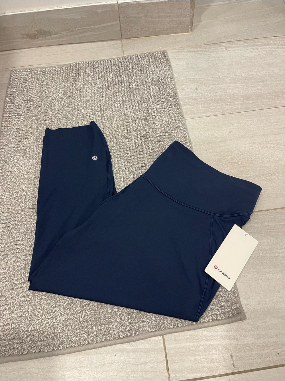 NWT Lululemon Base Pace High-Rise Crop 23"
True Navy size 20 lightweight running